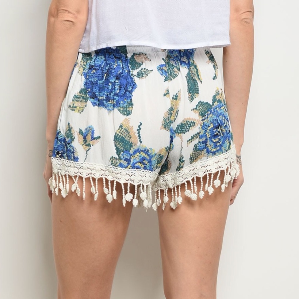 SALE!!! Comfy tassel gauzy shorts.